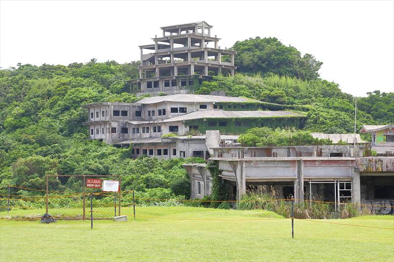 「中城城跡高原ホテル」通称 中城廃墟ホテル