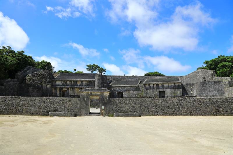 【沖縄県】まるで防壁で囲まれたギルドの訓練場！玉陵