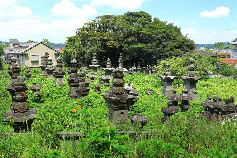 【神奈川県】東南アジア風の遺跡で異世界風！内藤家墓地